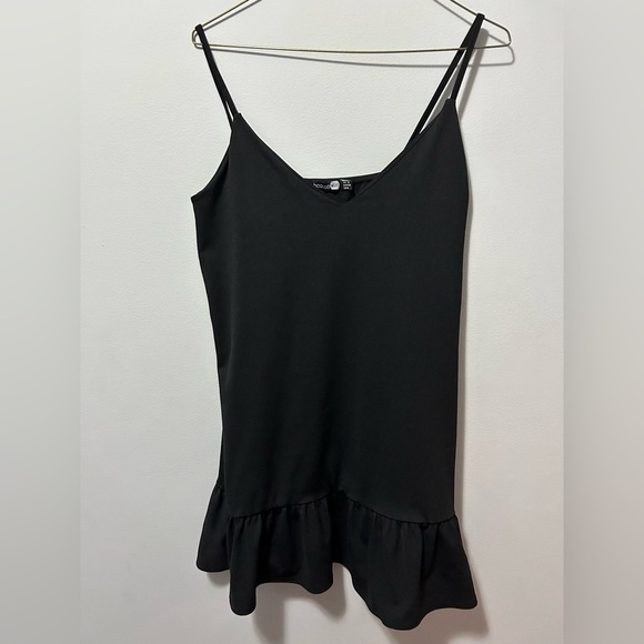 Boohoo night black ruffle hem mini dress - Picture 10 of 13